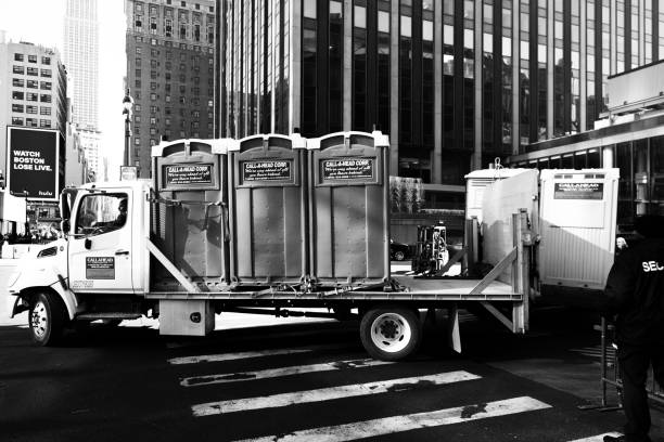 Best Portable restroom trailer rental  in Sullivan, IN